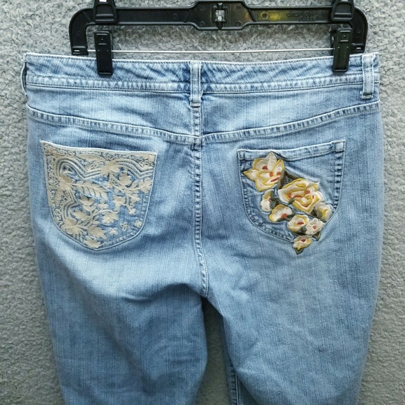 Chico's 25 Platinum Floral Marquis Blue Solid Cropped Jeans 34.5" 23.5" 12" - Picture 8 of 11